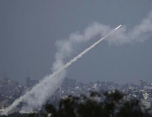 Gazas crowded hospitals near breaking point as Israeli ground invasion looms