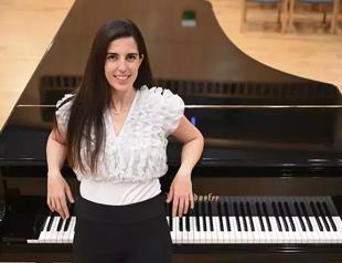 Renowned pianist composes anthem for centennial of country