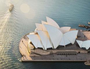 Australians fete Sydney Opera Houses 50th anniversary