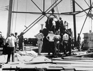 Visitors tour New Mexico atomic site