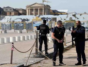 Repeated Versailles Palace evacuations frustrate tourists
