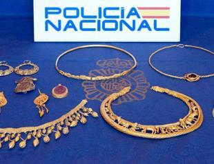 Spain seizes ancient gold jewelry stolen from Ukraine