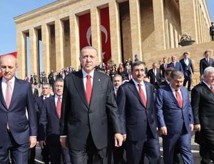 Erdoğan marks Republic Day centennial at Anıtkabir