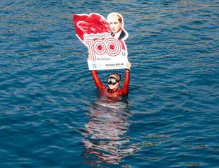 Şahika Ercümen performs special dive to mark centenary