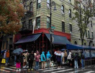 Fans flock to remember Matthew Perry in NY