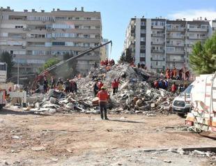 Ceremony held to commemorate people killed in İzmir quake