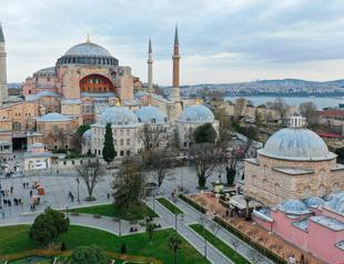 Foreign visitors to pay entrance fee at Hagia Sophia