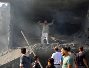Israeli airstrikes hit refugee camp for a second day