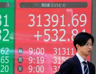 Japan on standby to intervene as yen plummets
