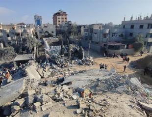 Biden calls for pause in Hamas-Israel fighting