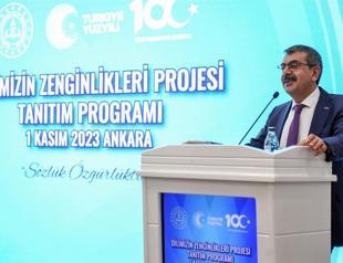 Education minister unveils major curriculum reform for all grades