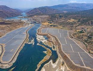 Renewables to produce half of electricity, says minister