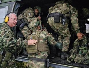 Colombian rebels suspend talks with government