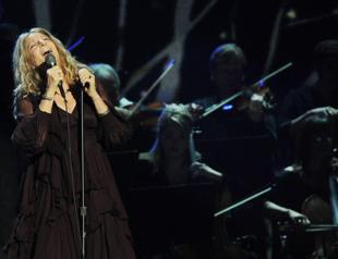 Streisands new memoir says shes still hurt by insults over looks
