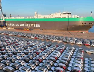 Chinas exports extend slump in October