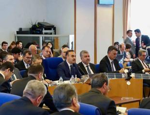 Technology investments to help lower current account deficit