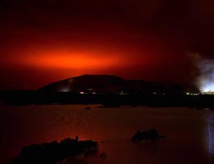 Icelandic town evacuated over volcano fears