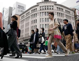 Japanese economy contracts in blow to Kishida