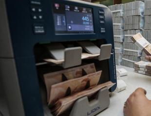 Budget deficit shrinks in October