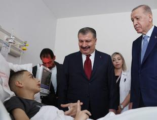 Erdoğan visits Gazan patients in Ankara