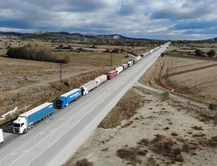 Truckers face lengthy delays at Bulgaria border gate