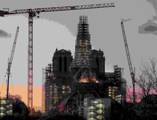 New Notre-Dame spire takes shape on Paris skyline