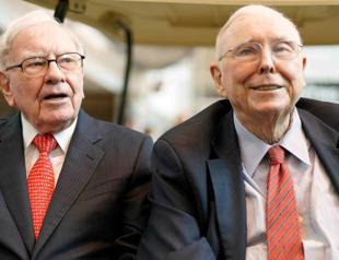 Charlie Munger, Warren Buffetts longtime business partner, dies at 99