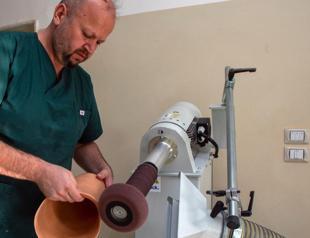 Earthquake victims receive free prostheses for limb loss