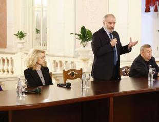 Pro-Kremlin maestro Gergiev named head of Bolshoi Theater