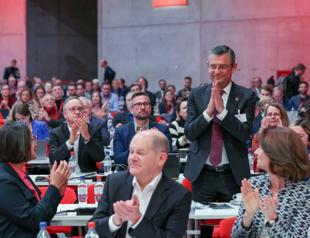 CHP leader meets Olaf Scholz in Berlin