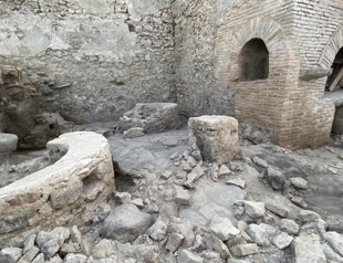 ‘Prison bakery discovered in ancient Pompeii