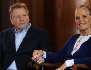 Love Story star Ryan ONeal dead at 82