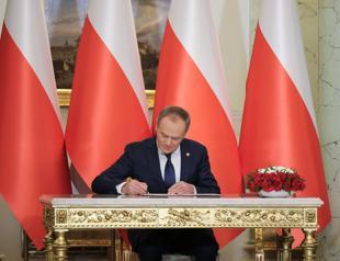 Donald Tusk sworn in as Polands new prime minister