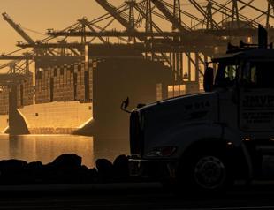 Shipping firms suspend Red Sea traffic after Yemen rebel strikes