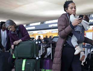 US airlines say theyre ready for record holiday travel