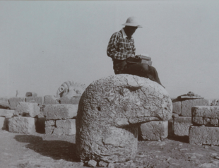 German archaeologist’s photo archive delivered to Türkiye