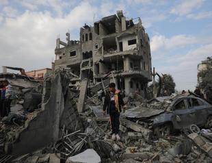 Israel intensifying Gaza strikes, Netanyahu says no peace until Hamas destroyed
