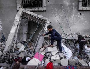 Exhausted Gazans desperate for war to end as Israel presses offensive