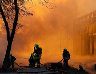 Deadly Russian strikes pound Ukraine cities