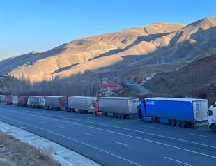 Truck queue at Türkiye-Iran border reaches 10 kilometers