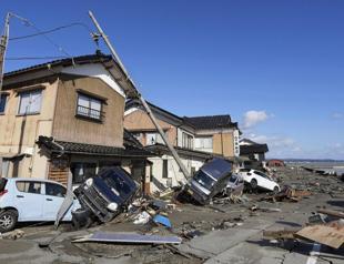 Hundreds cut off after Japan quake that killed 78