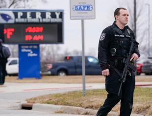 One student dead in Iowa school shooting, four other injuries
