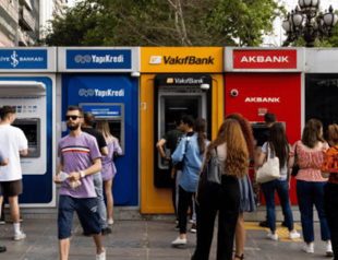 Banks likely to loosen business loan lending standards