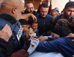 Israel hits Gaza as top US diplomat seeks de-escalation