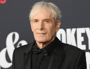 Michael Bolton taking break from touring after having surgery for brain tumor