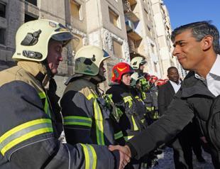 Sunak sets out new support package in Kiev trip