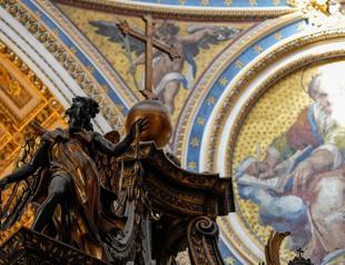 Vatican unveils plans for restoring Berninis canopy in St. Peters Basilica