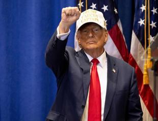 US presidential election heats up as frigid Iowa tests Trump