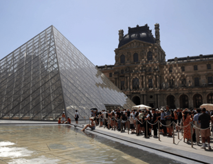 Paris Louvre prices rise almost 30 percent
