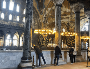 Laminate claims at Hagia Sophia spark debate